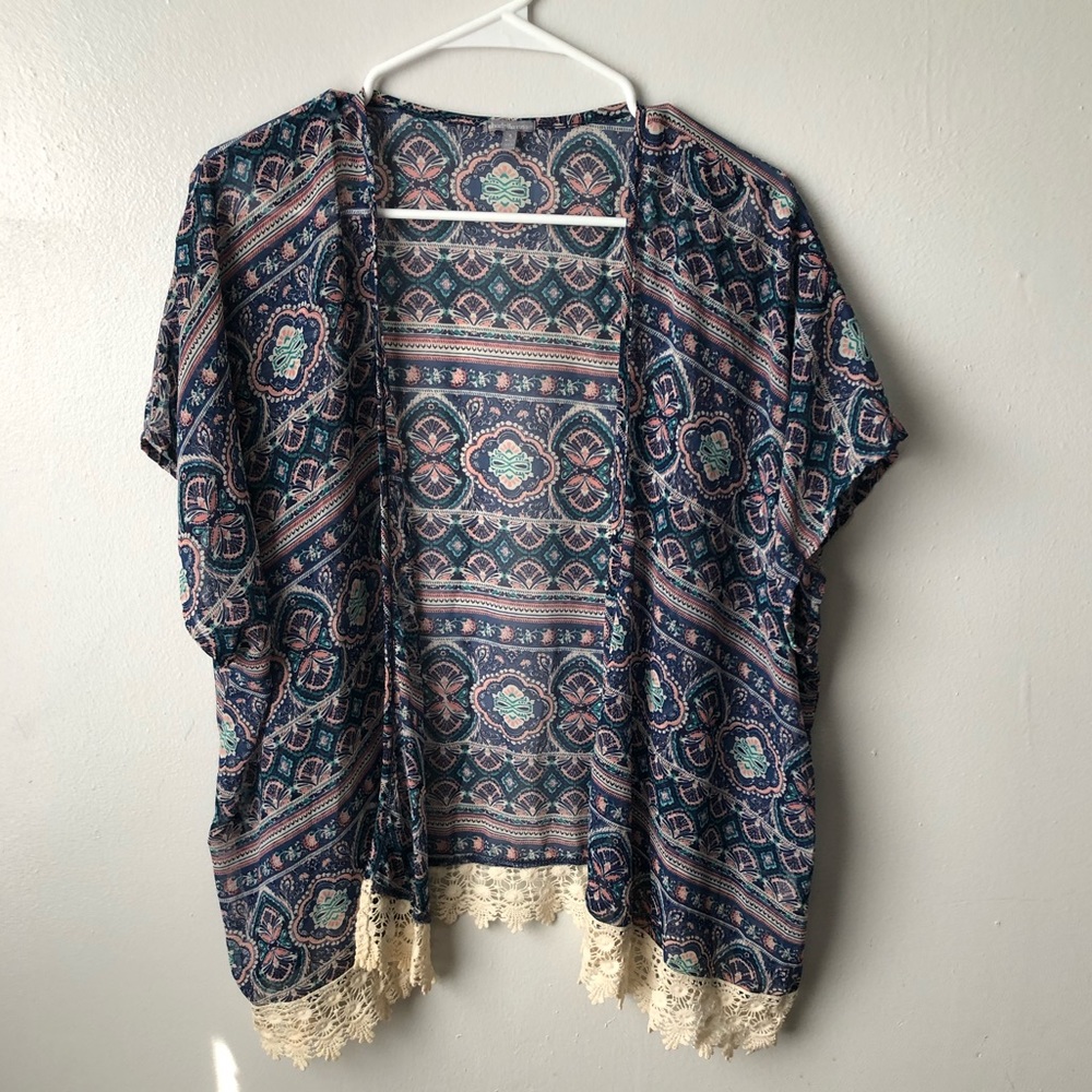 🛍 Charlotte Russe kimono